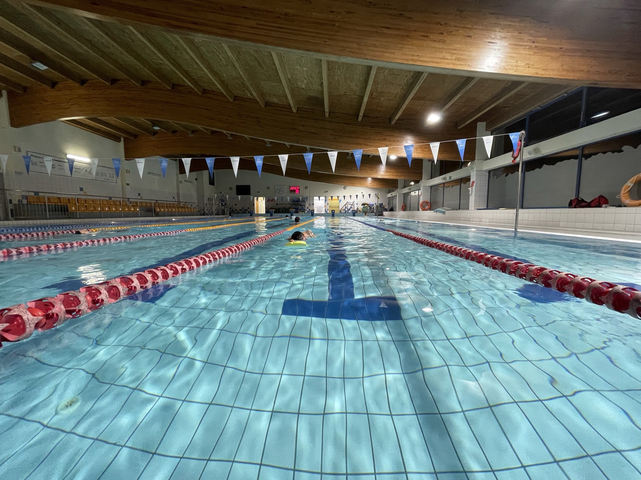 Pływanie w konkurencji: Jak przygotować się do zawodów pływackich?