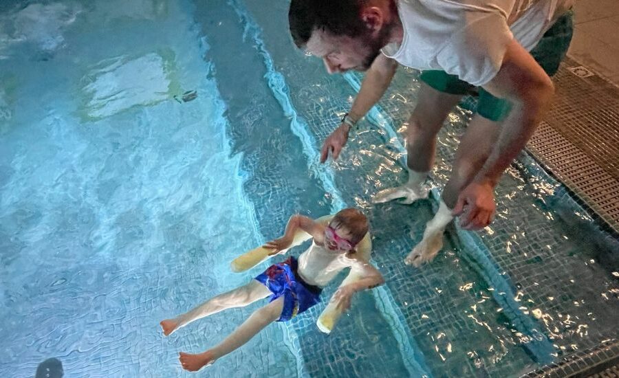 Aquaterapia a postępy w terapii dzieci i młodzieży z niepełnosprawnościami